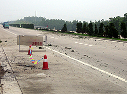 郊外の高速道路