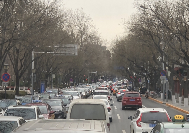 中国 自動車 渋滞 イメージ