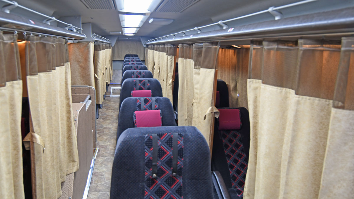 佐世保駅～京都駅の路線で使用するバス　1-1-1の独立3列の座席配置
