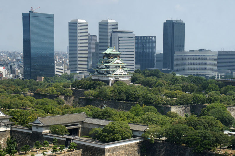 大阪城と大阪ビジネスパーク（OBP）ビル群　出典：Wikipedia