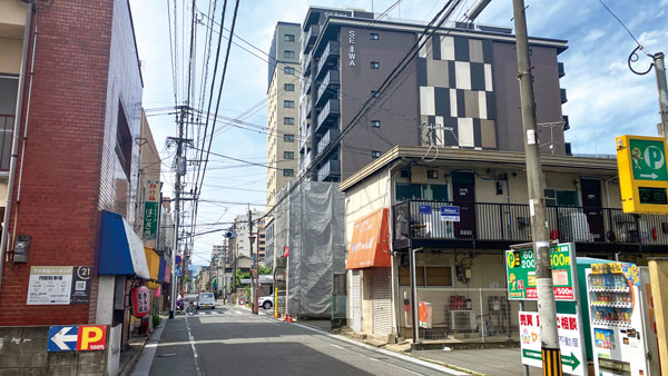 かつて唐津街道が通っていた箱崎のメインストリート