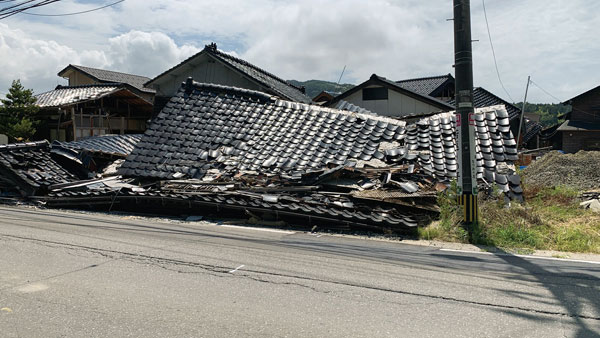 全壊した輪島市の住宅の様子