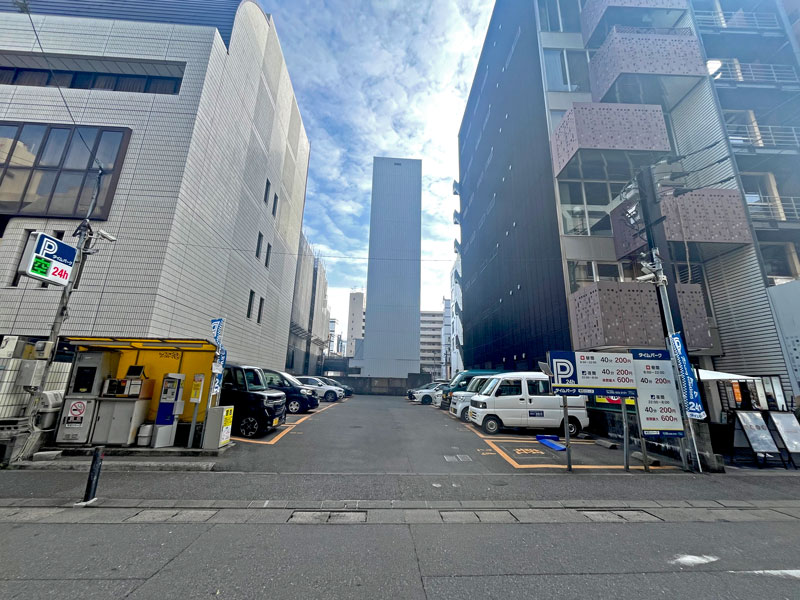 赤坂駅から徒歩4分の駐車場（大名１丁目）