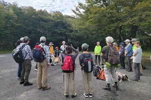 『脊振の自然に魅せられて』「ぶらぶらあぶらクラブの子どもたちと脊振山歩き」（前）