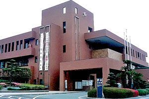 福岡・福津市長選、5人の候補者による熾烈な争い