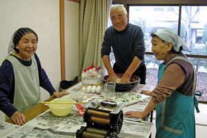 「8がけ社会」と若者の不満（前）