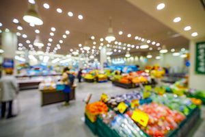 食品スーパー主要10社の前期決算、利益は明暗