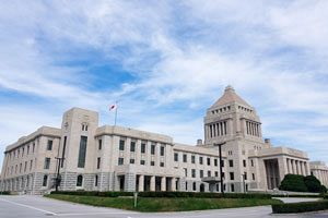 今日党首討論後、衆議院解散へ　自民党分裂の大波乱の選挙戦に突入